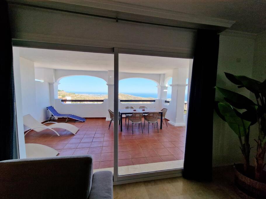 Las Palmeras Seaviews Міхас Екстер'єр фото