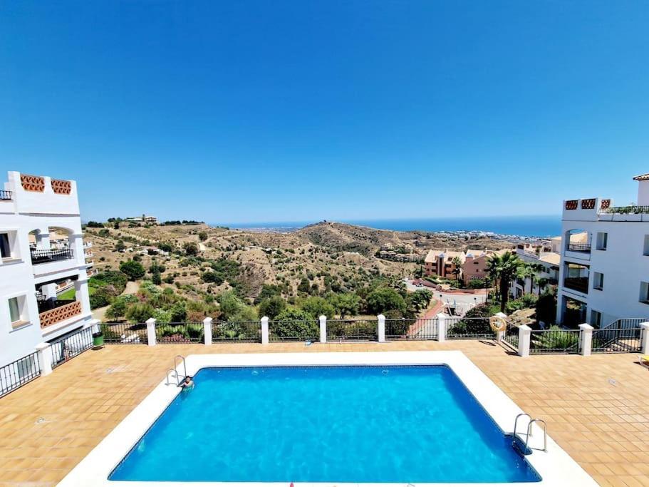 Las Palmeras Seaviews Міхас Екстер'єр фото