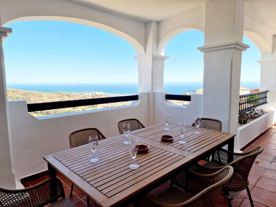 Las Palmeras Seaviews Міхас Екстер'єр фото