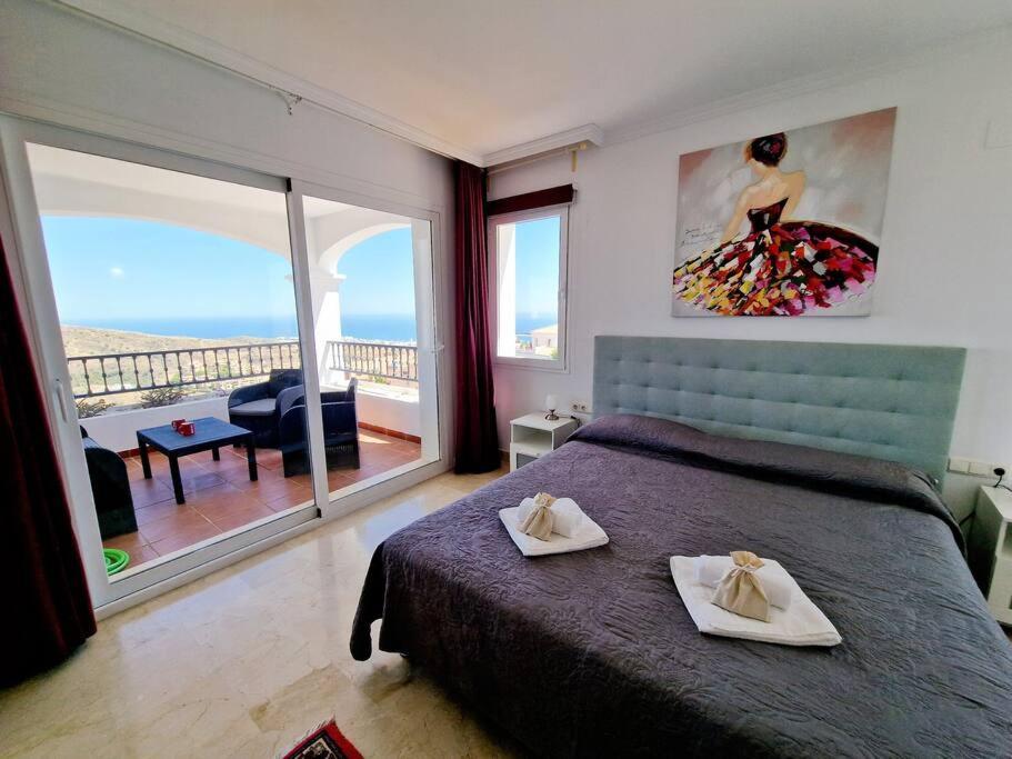 Las Palmeras Seaviews Міхас Екстер'єр фото
