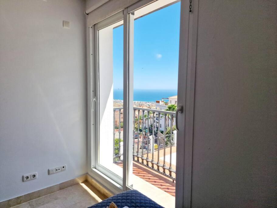 Las Palmeras Seaviews Міхас Екстер'єр фото