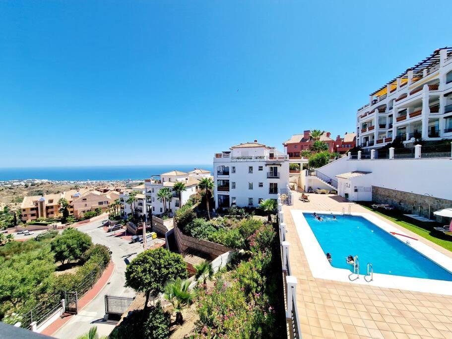 Las Palmeras Seaviews Міхас Екстер'єр фото