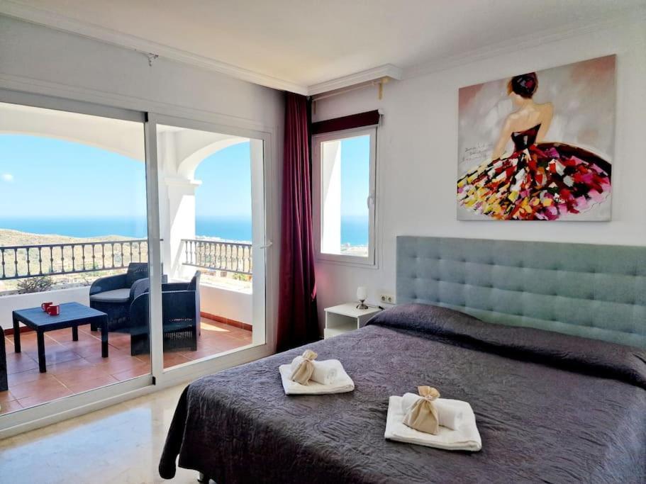 Las Palmeras Seaviews Міхас Екстер'єр фото