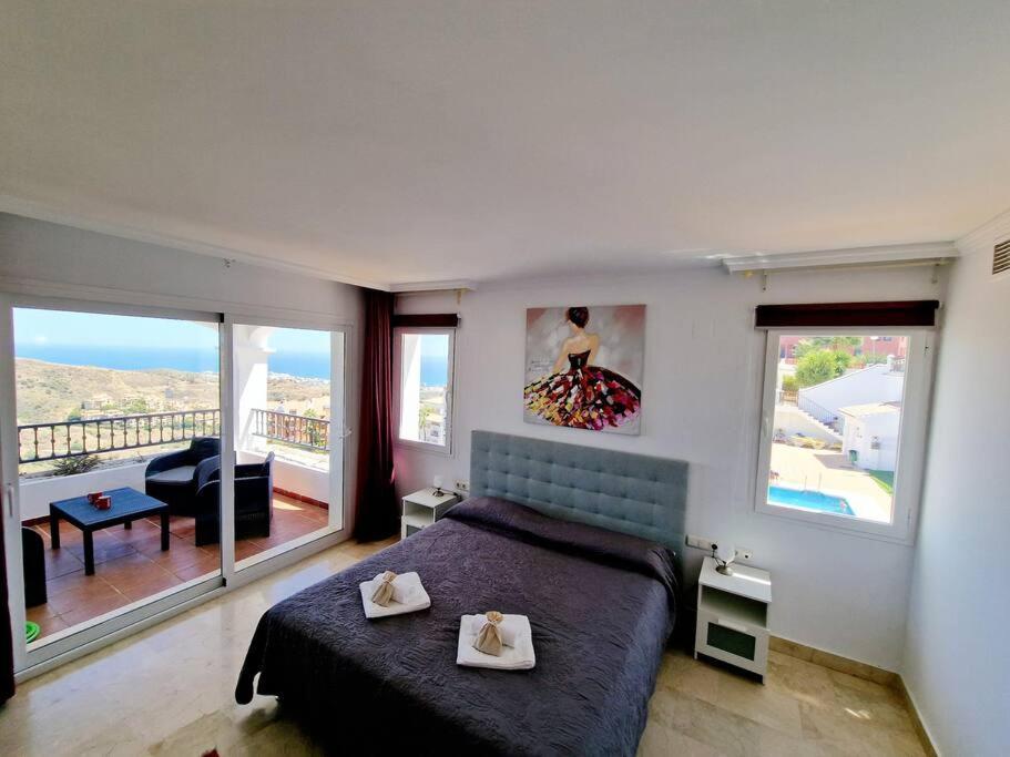 Las Palmeras Seaviews Міхас Екстер'єр фото